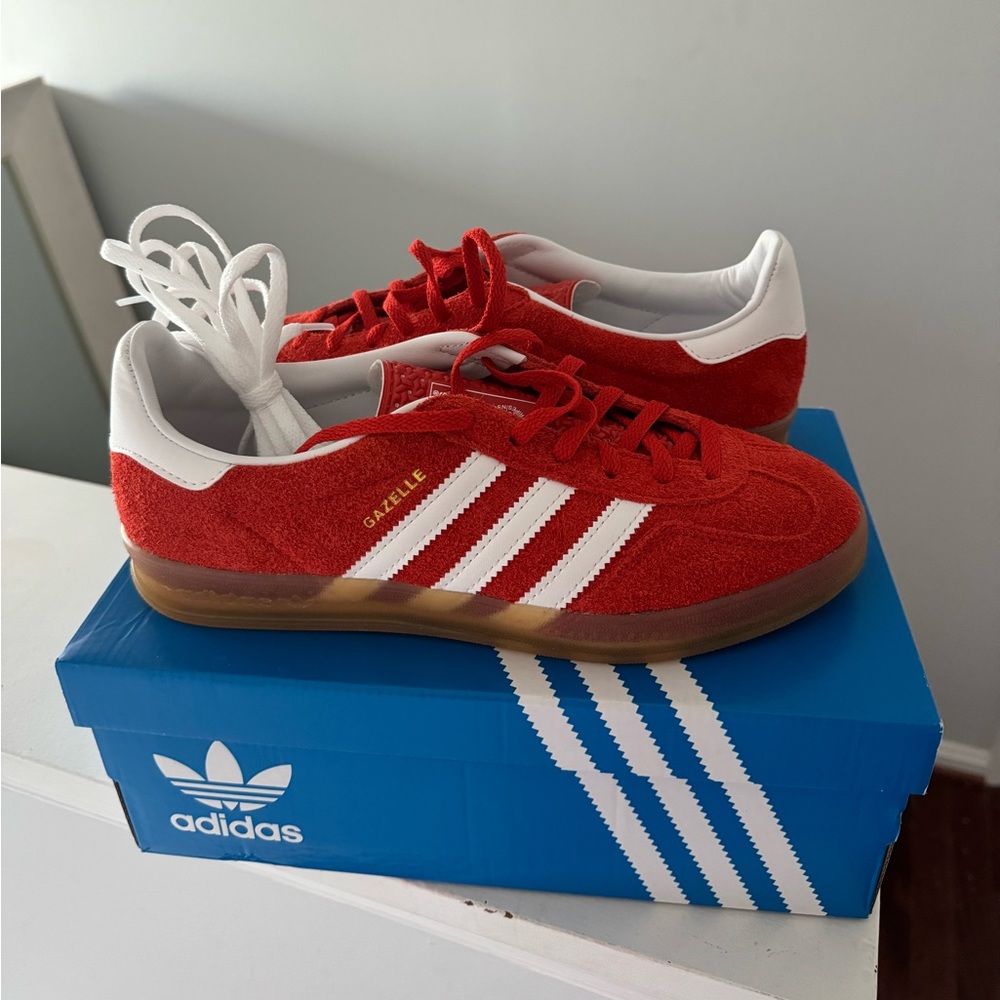Adidas Gazelle Sneakers in ‘Scarlet Gum’ NWT size 7.5 women’s
